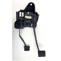 VB VC VH VK COMMODORE USED 4 - 5 SPEED MANUAL PEDAL BOX 6 CYLINDER CABLE CLUTCH