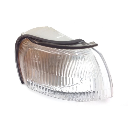 VN HOLDEN COMMODORE RIGHT HAND FRONT NEW INDICATOR LENS CALAIS BERLINA SS EXEC