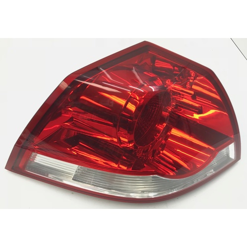 VE COMMODORE SEDAN TAILIGHT LEFT HAND GENUINE SECONDHAND