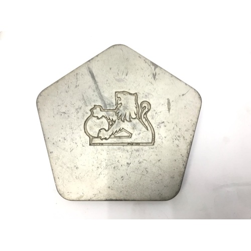 VH SLE HOLDEN COMMODORE USED CENTRE CAP GENUINE SECONDHAND