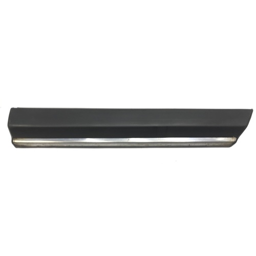 HOLDEN COMMODORE VB SLE SL RIGHT HAND FRONT GUARD MOULDING ORIGINAL SECONDHAND