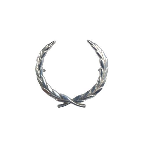 HOLDEN STATESMAN USED WREATH C PILLER  BADGE HQ HJ HX HZ 