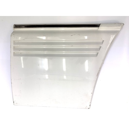 HOLDEN COMMODORE VK CALAIS USED WHITE RIGHT HAND LOWER GUARD MOULD