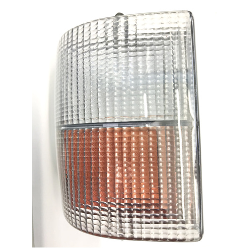 WB HOLDEN UTE VAN USED RH INDICATOR HOUSING WITH NEW LENS