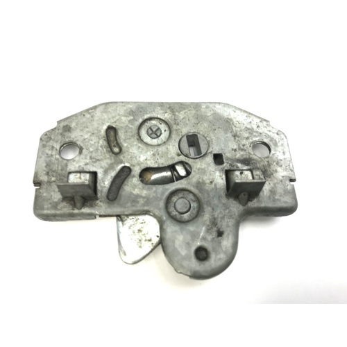 COMMODORE VB VC VH VK USED BOOTLID LOCK STANDARD MECHANISM NOT ELECTRIC RELEASE