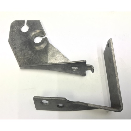 HOLDEN COMMODORE VK VL V8 USED CALAIS THROTTLE CABLE AND SPRING BRACKETS