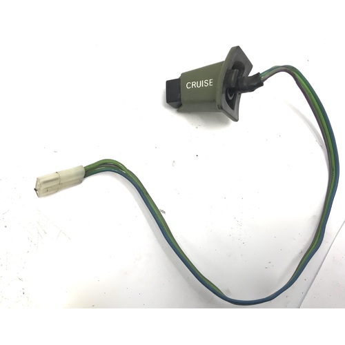 COMMODORE VK CALAIS GENUINE SECOND HAND CRUISE CONTROL SWITCH GREEN
