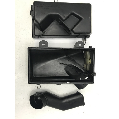 VK EFI HOLDEN COMMODORE AIR CLEANER BOX ASSEMBLY GENUINE SECONDHAND