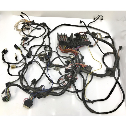  HOLDEN COMMODORE VH MAIN BODY WIRING HARNESS  92011138 250