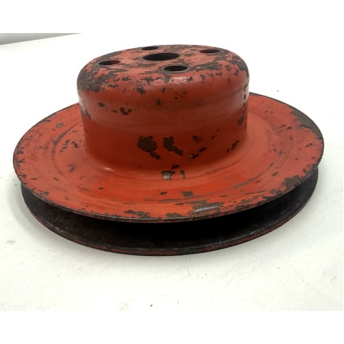 HOLDEN HD HR HK GENUINE USED WATER PUMP PULLEY RED MOTOR SIX CYLINDER
