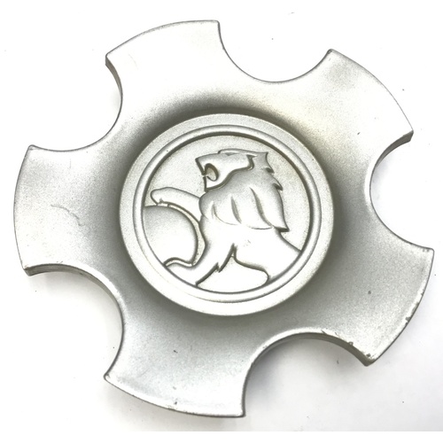 HOLDEN COMMODORE VT BERLINA  FACTORY WHEEL CENTRE CAP 92057913 used