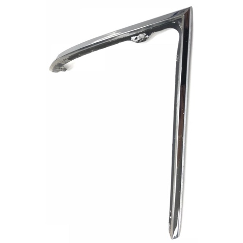 VH COMMODORE SL SLE LEFT HAND FRONT GUARD EYEBROW MOULD